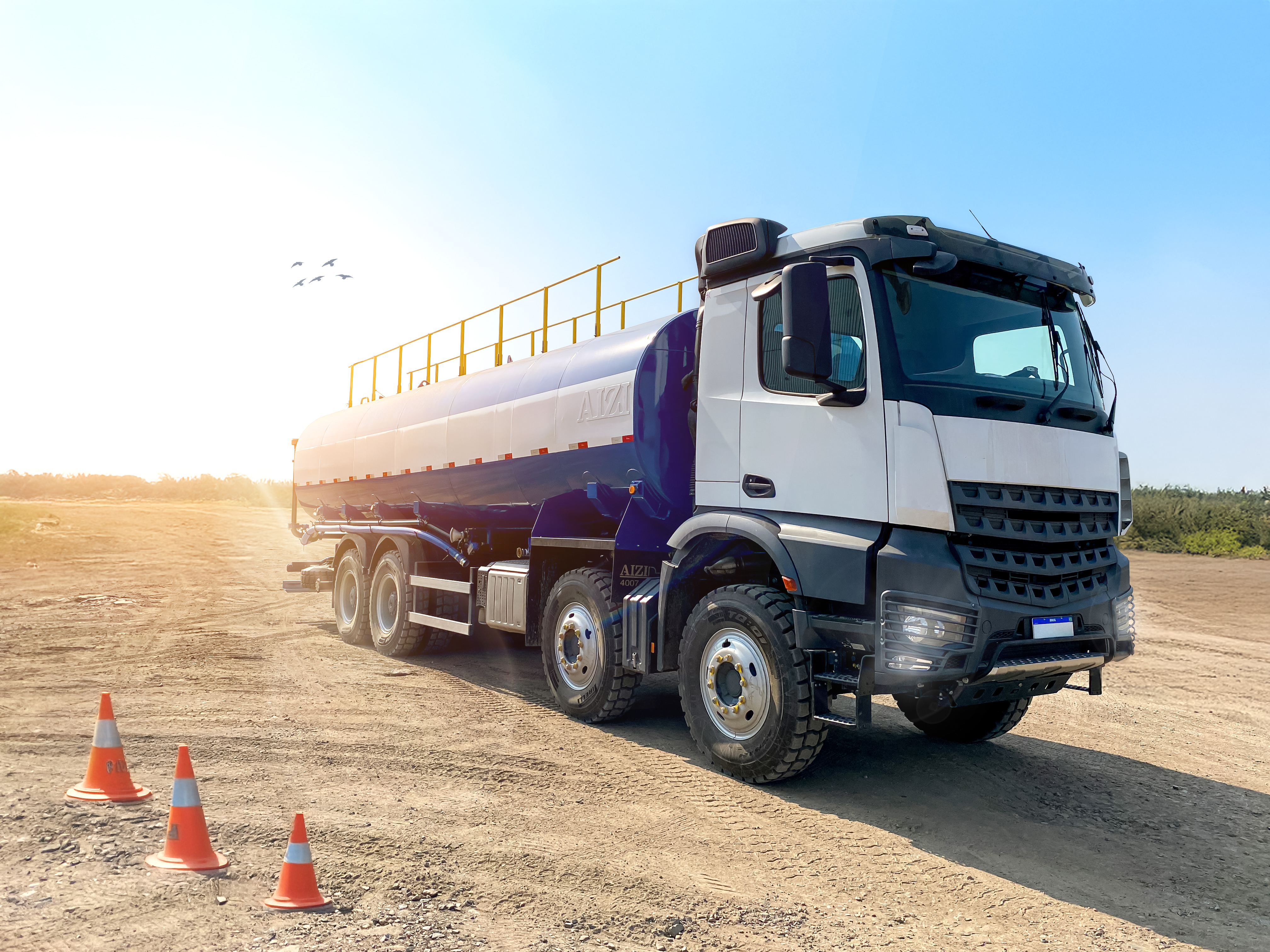 Mercedes-Benz Arocs 3348 Pipa 20kL